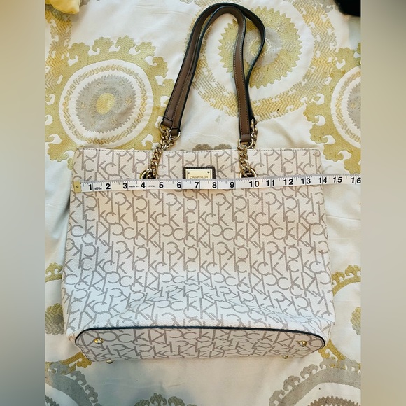 Calvin Klein Ivory and Taupe Initial handbag - Picture 6 of 8